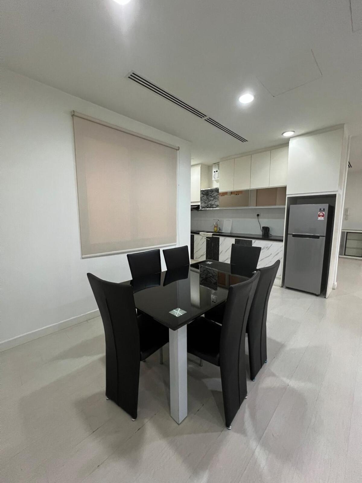 Great Value 2-bedroom Klcc Unit Pangsapuri