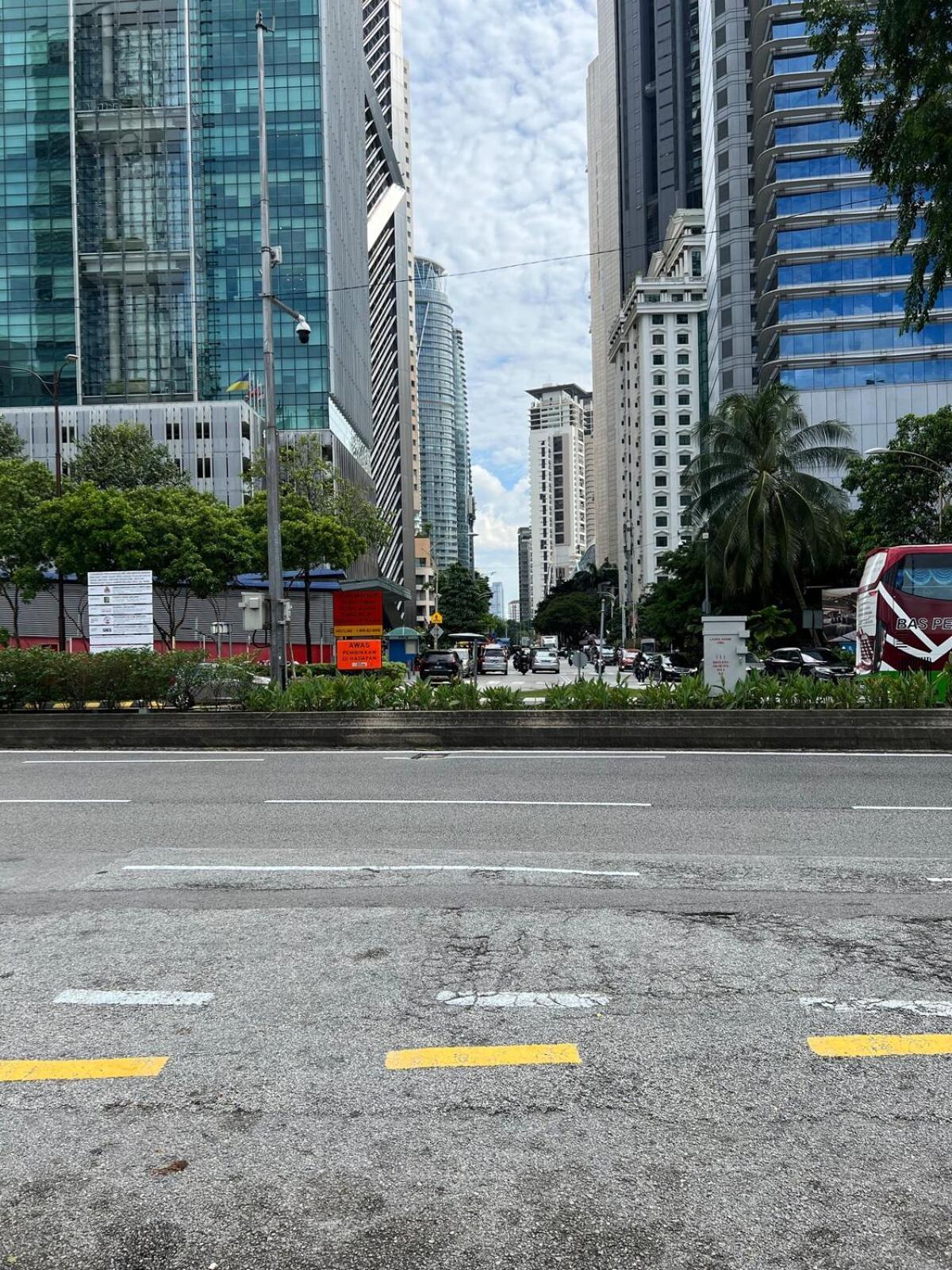 Great Value 2-bedroom Klcc Unit Kuala Lumpur