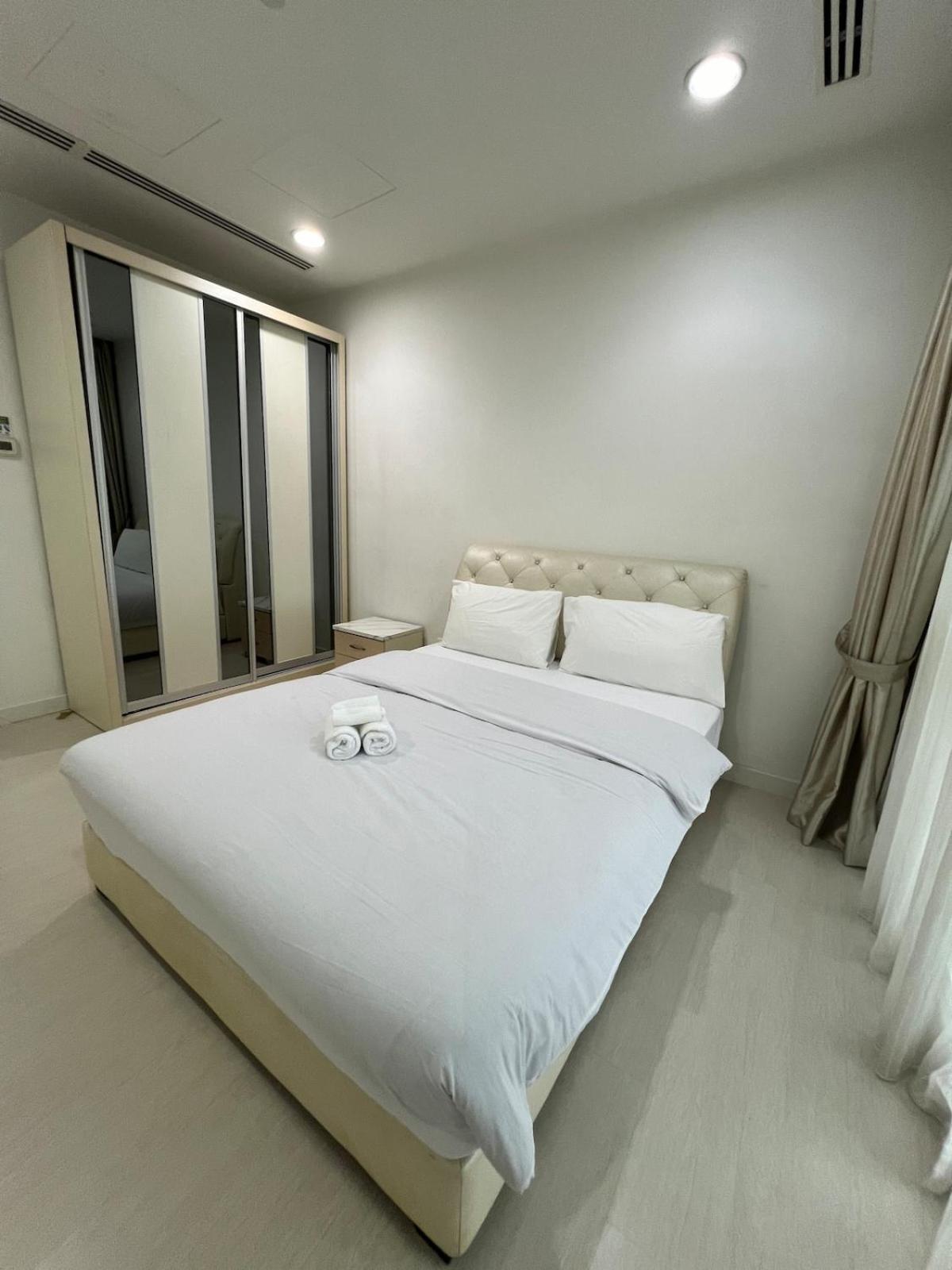 Great Value 2-bedroom Klcc Unit Pangsapuri